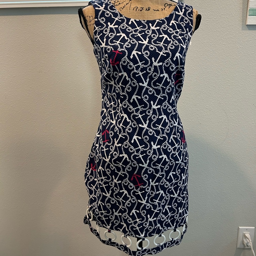 Lilly pulitzer size 6 anchor dress. Lined with rings at the hem